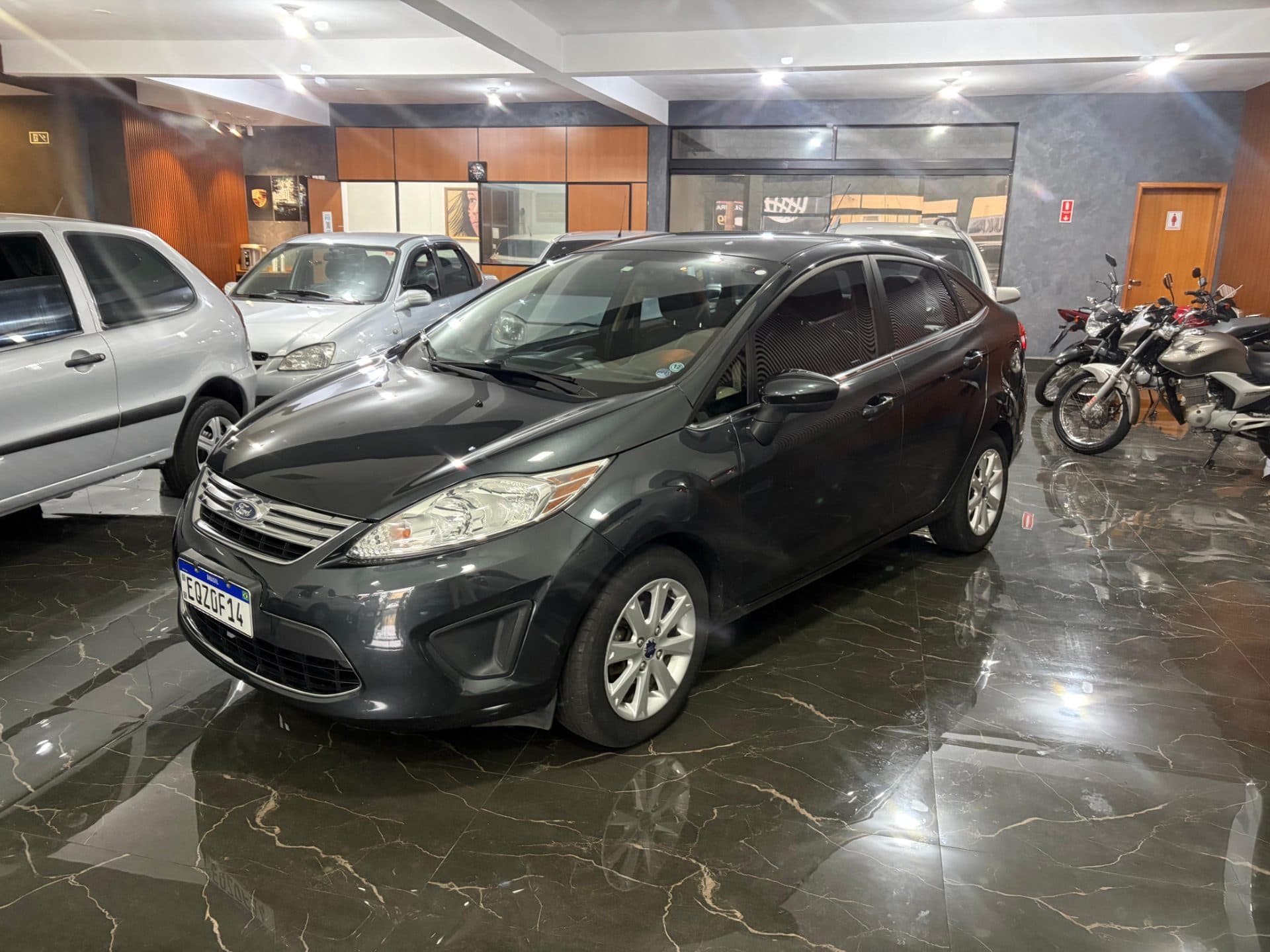 NEW FIESTA SEDAN SE 1.6